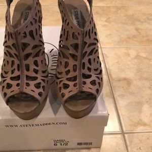Steve Madden wedge peep toe wedge sandals